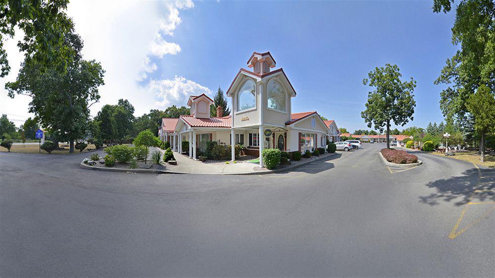 Village Haven Inn & Extended Stay Clarence Екстер'єр фото